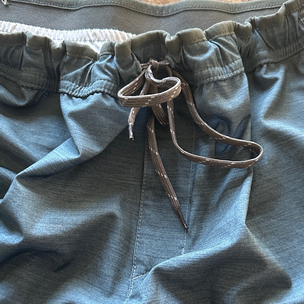 Columbia Gray and Blue Mesh-Lined Shorts - Picture 3 of 7